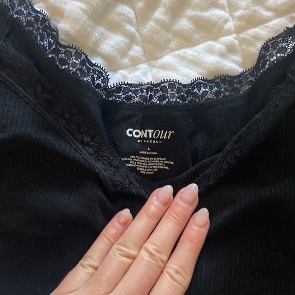 PACSUN Contour Lace V-Neck Off-The-Shoulder Top
Black large - Picture 2 of 4